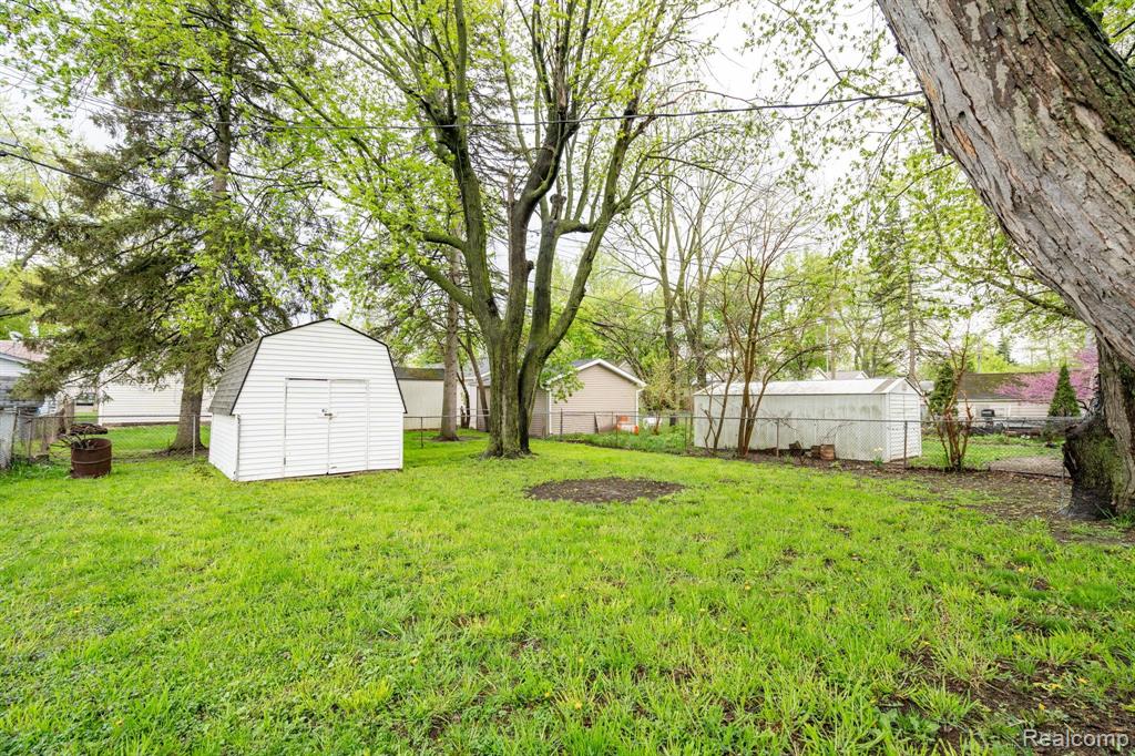 710 ROBINWOOD Street, Pontiac, MI 48340 — Photo 15