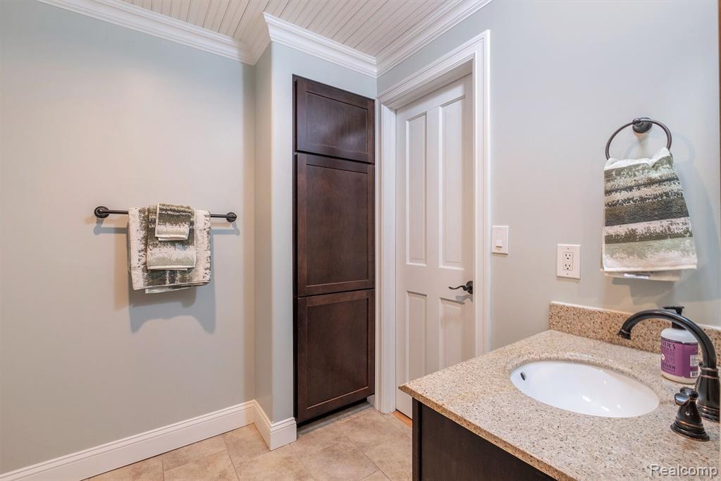8460 WOODLAND SHORE Drive, Brighton, MI 48114 — Photo 21