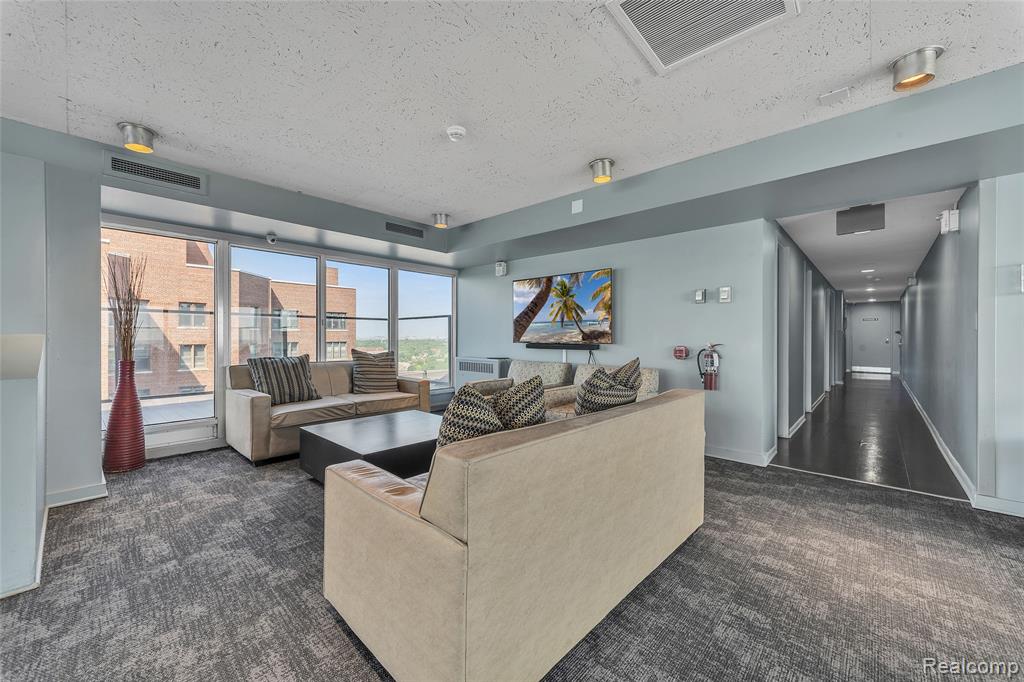 8200 E Jefferson Ave, 1610, Detroit, MI 48214 — Photo 53