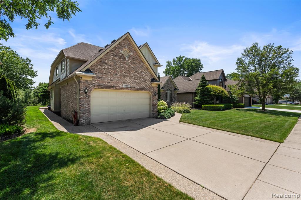 19550 Shorecrest Drive, Clinton Twp, MI 48038 — Photo 4