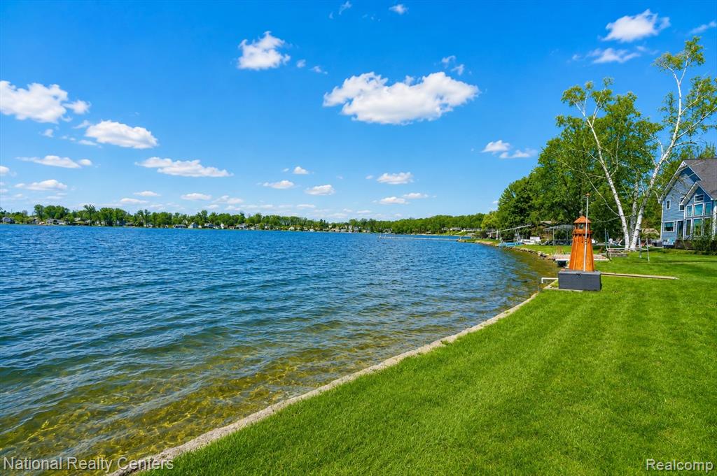 560 Black Oaks Trail, Howell, MI 48843 — Photo 49
