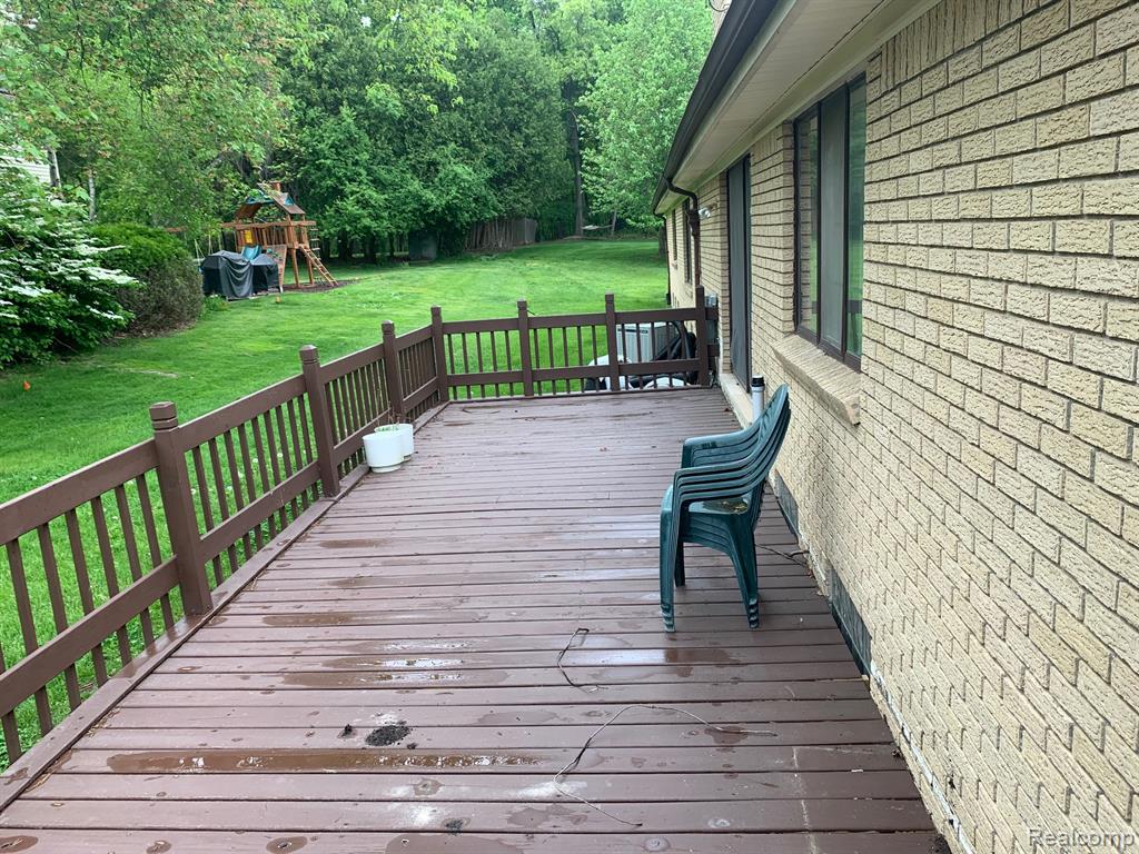 5018 LAKE BLUFF Road, West Bloomfield, MI 48323 — Photo 20