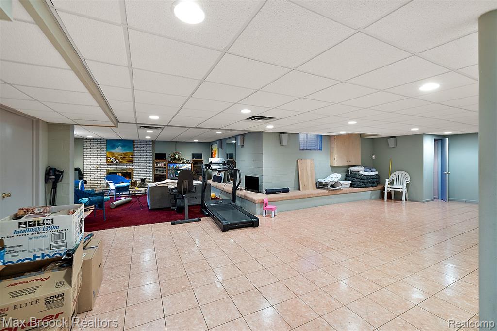1319 Charrington Road, Bloomfield Hills, MI 48301 — Photo 28