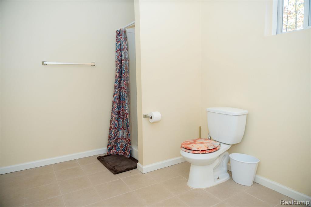 9887 W HIGGINS LAKE Drive, Roscommon, MI 48653 — Photo 25