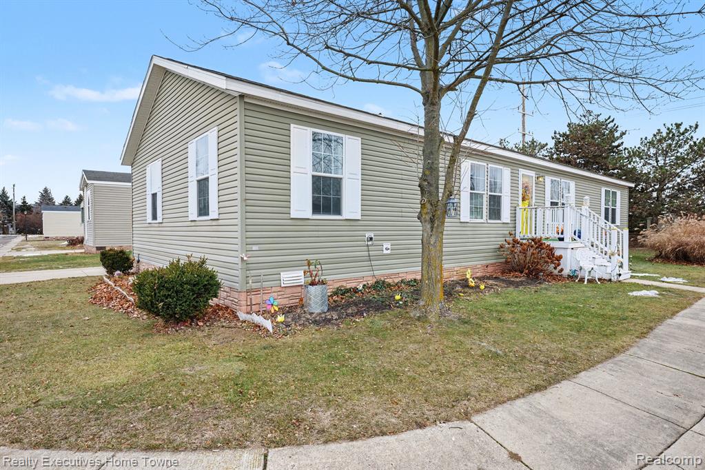 46229 Worlington Dr, Macomb, MI 48044 — Photo 3