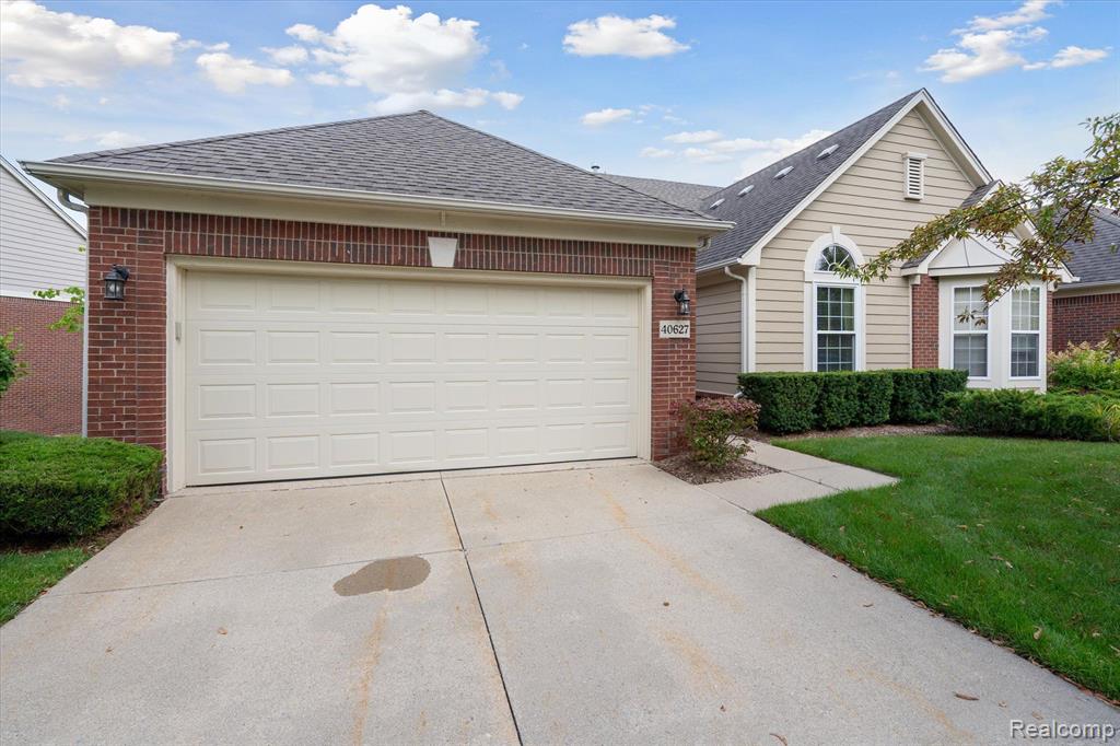 40627 LENOX PARK Drive, Novi, MI 48377 — Photo 2