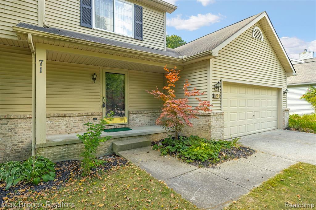 71 DONNA Court, Waterford, MI 48327 — Photo 2