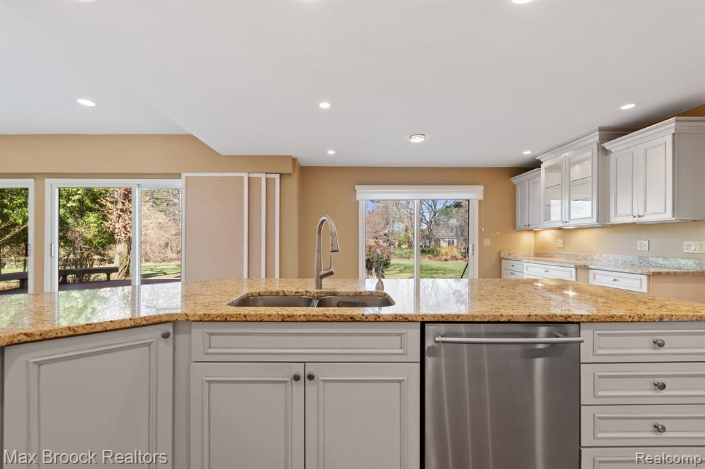 4838 KEW Court, Bloomfield Hills, MI 48301 — Photo 18