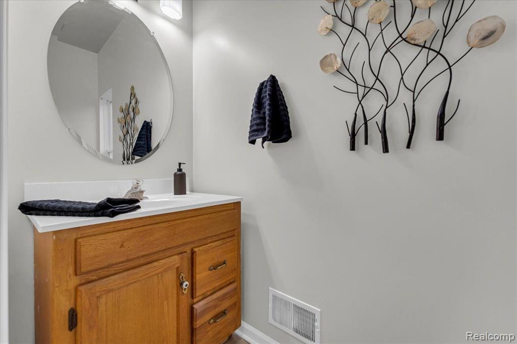 13632 COUNTRY WALK Boulevard, Van Buren, MI 48111 — Photo 18