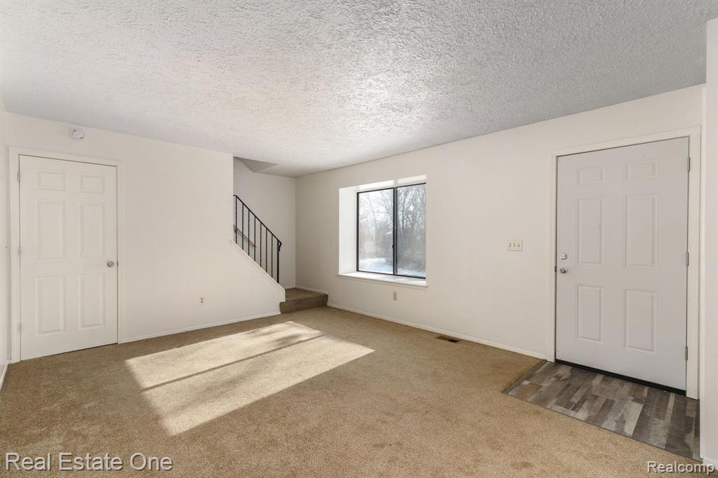 8060 MOUNTAIN VIEW, White Lake, MI — Photo 9