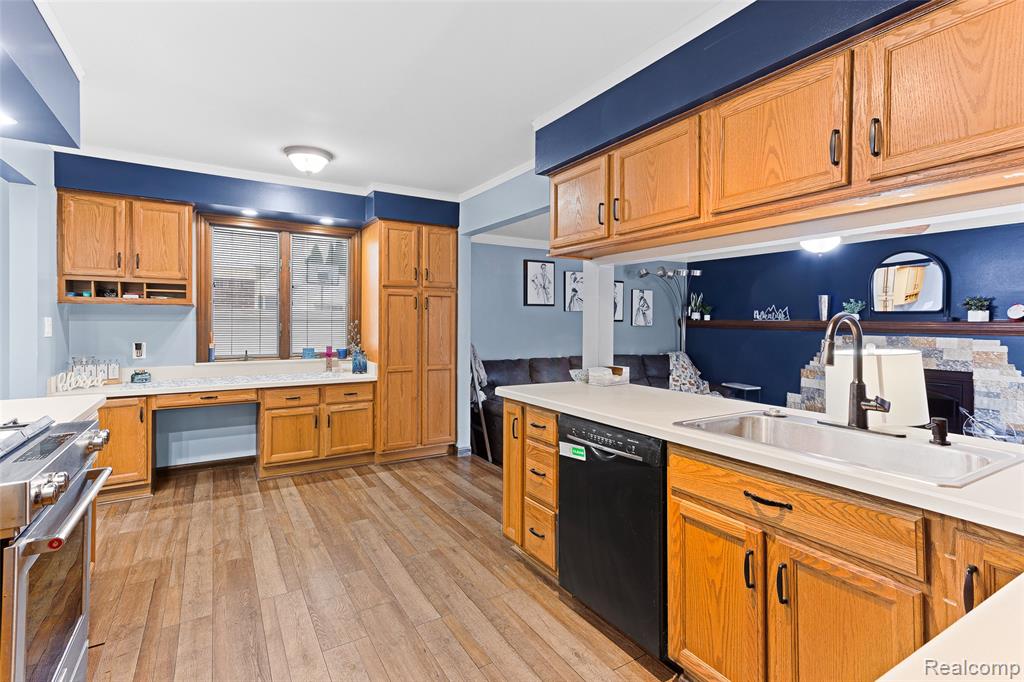 21849 E Chipmunk Trail, Woodhaven, MI 48183 — Photo 20