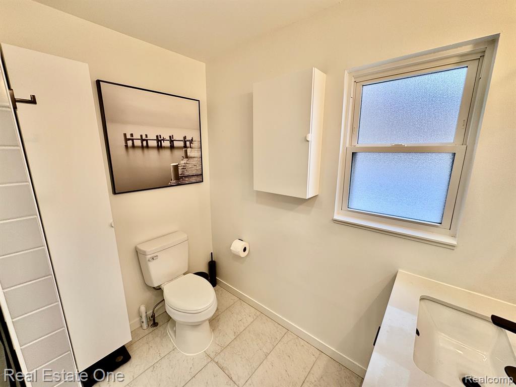 571 ANDRESEN Court, Hazel Park, MI 48030 — Photo 23