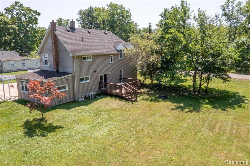 7950 ISLAND Boulevard, Grosse Ile, MI 48138 — Photo 42