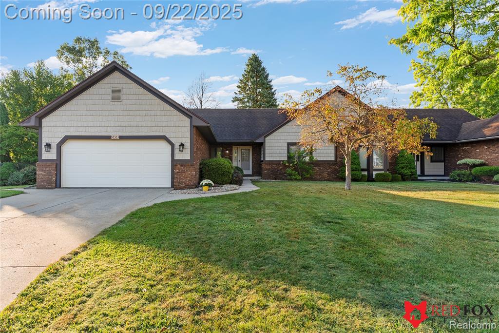 6031 Oak Creek Drive, Swartz Creek, MI 48473 — front exterior