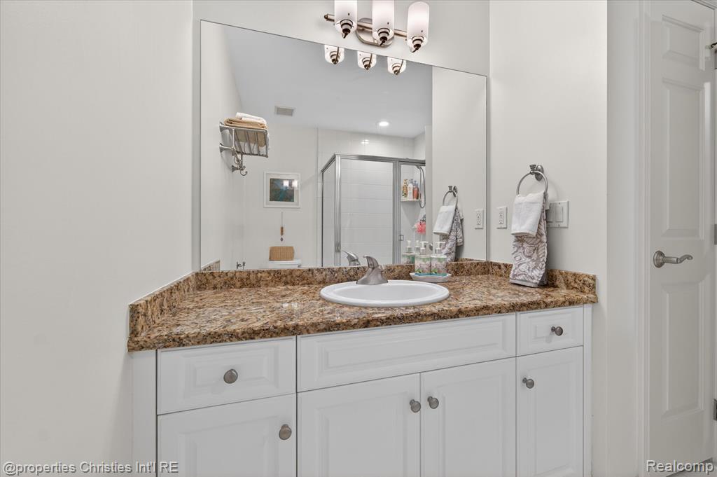 15639 Merion Court, Northville, MI 48168 — Photo 41