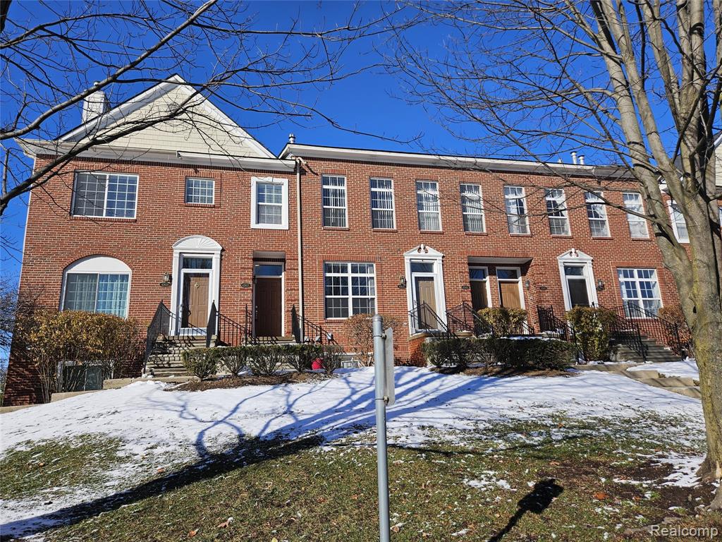 42627 Park Cresent Drive, 36, Sterling Heights, MI 48313 — Photo 2