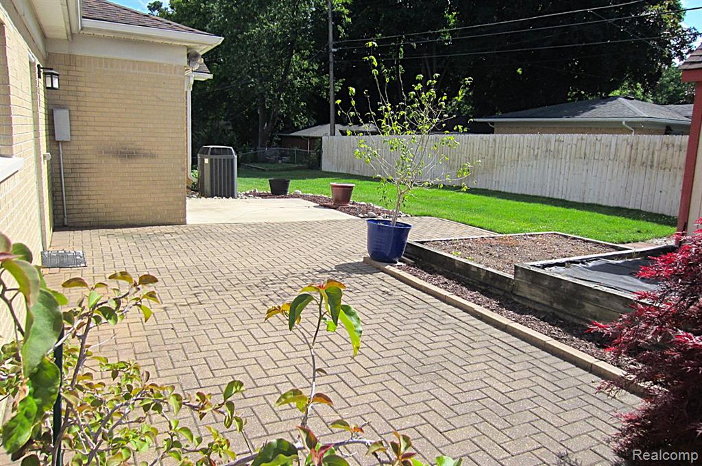 52477 Pappy Lane, Shelby Twp, MI 48316 — Photo 38