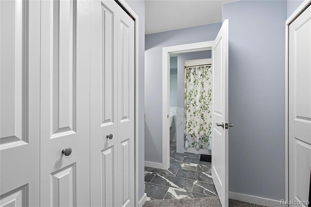 629 Ashley Circle, Rochester Hills, MI 48307 — Photo 17