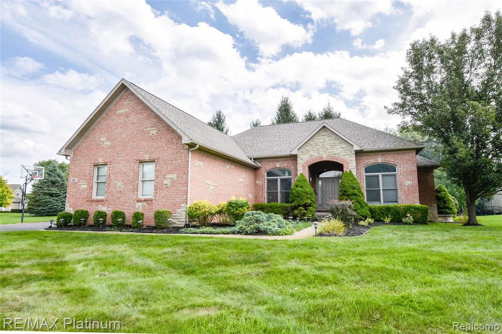 2940 Dana Pointe Drive, Pinckney, MI 48169