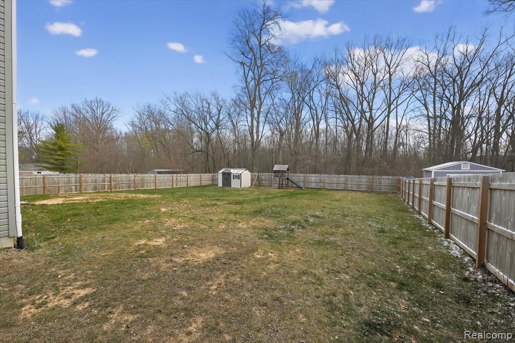 14131 Eastview Drive, Fenton, MI 48430 — Photo 42