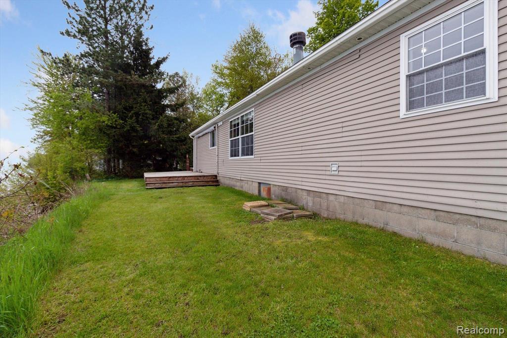 1515 LAKESIDE Drive, Harbor Beach, MI 48441 — Photo 24