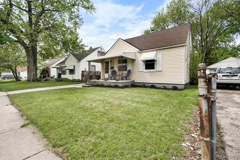 933 E ROWLAND Avenue, Madison Heights, MI 48071 — Photo 3