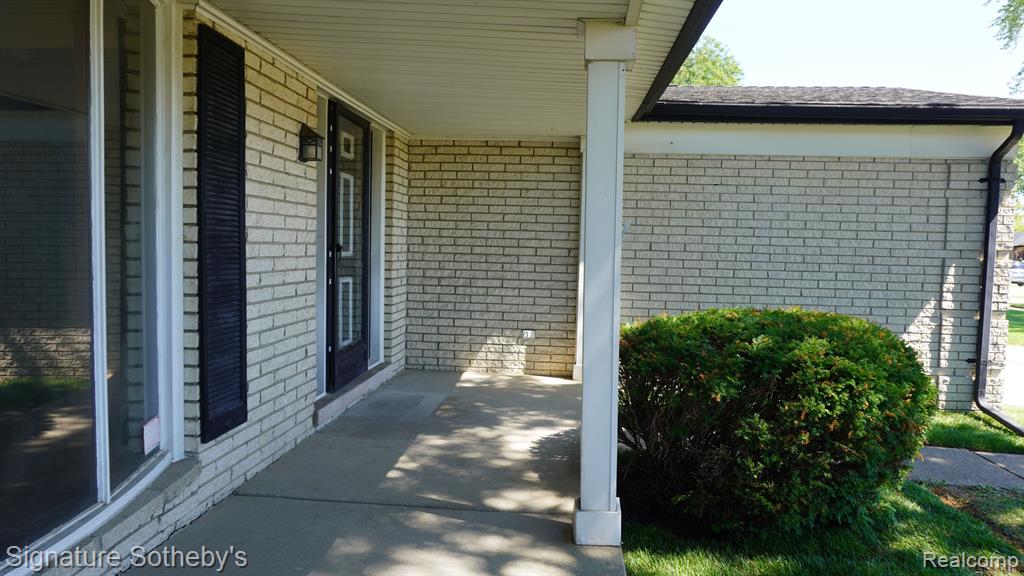 4415 FOX HILL Drive, Sterling Heights, MI 48310 — Photo 4