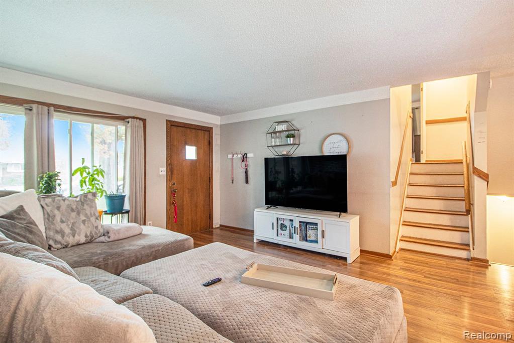 1255 GAULT Drive, Ypsilanti, MI 48198 — Photo 5