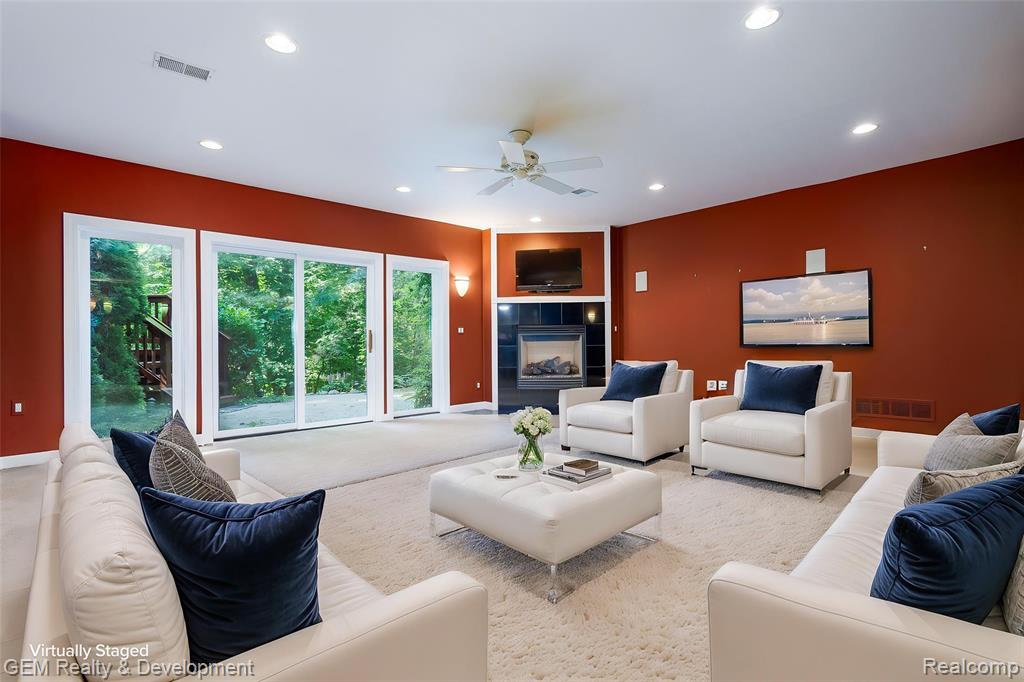 9054 Green Hickory Lane, Fenton, MI 48430 — Photo 45