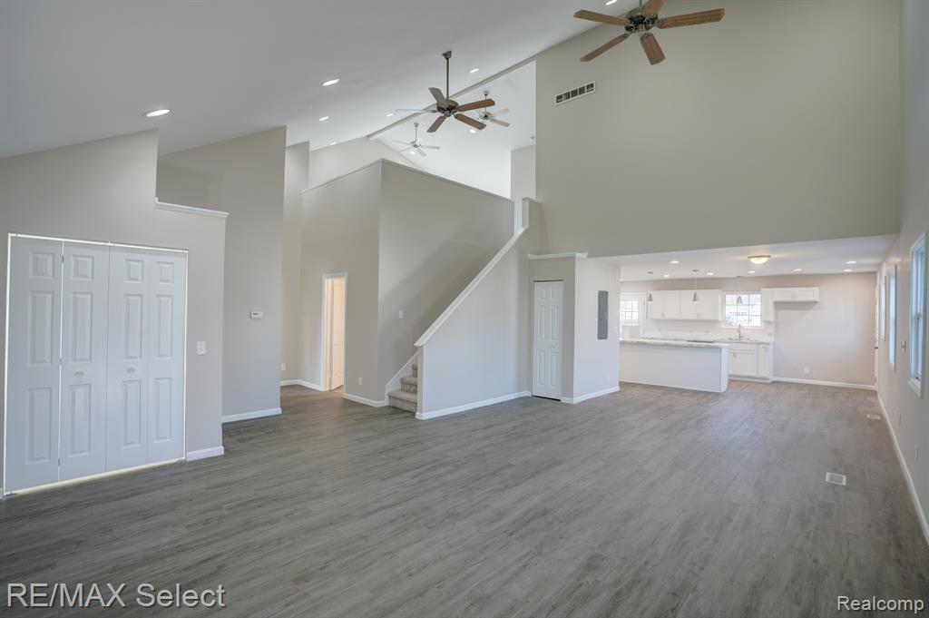 4196 BRISTOLWOOD Drive, Flint, MI 48507 — Photo 4