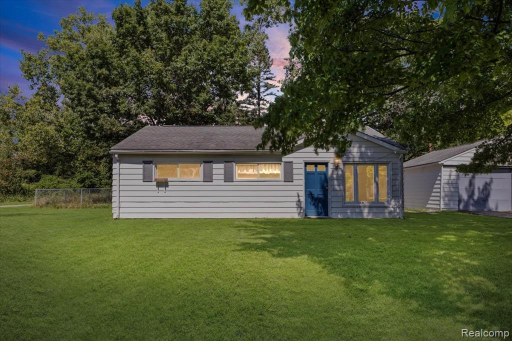 7096 Tappon Drive, Clarkston, MI — Photo 2