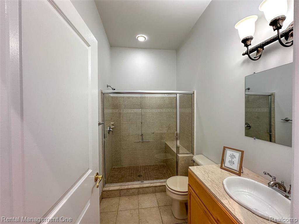 5742 PUTNAM Drive, West Bloomfield, MI 48323 — Photo 46