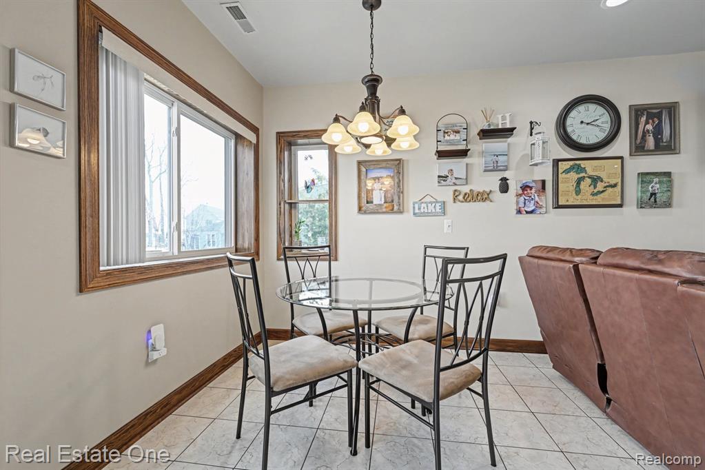 2061 Rosedale Drive, West Bloomfield, MI 48324 — Photo 5