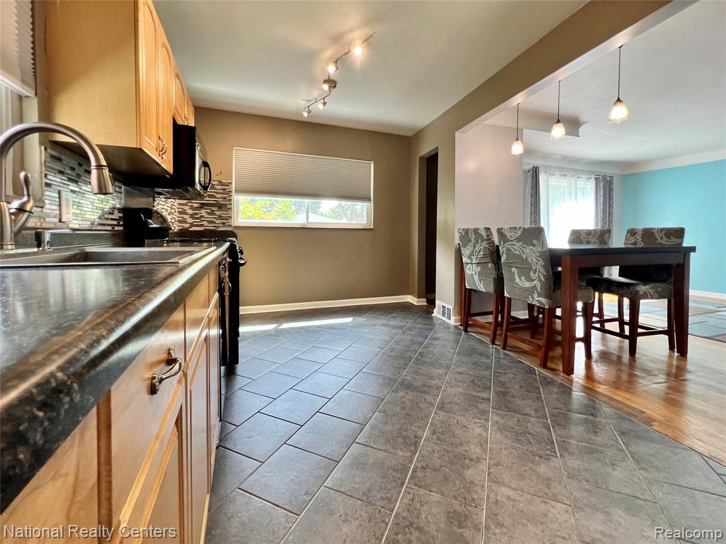 4436 Tulane Street, Dearborn Heights, MI 48125 — Photo 12