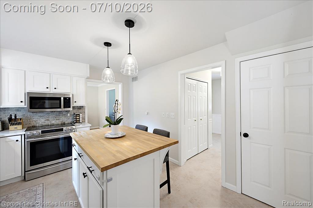 60629 Town Square Street, New Hudson, MI 48165 — Photo 11
