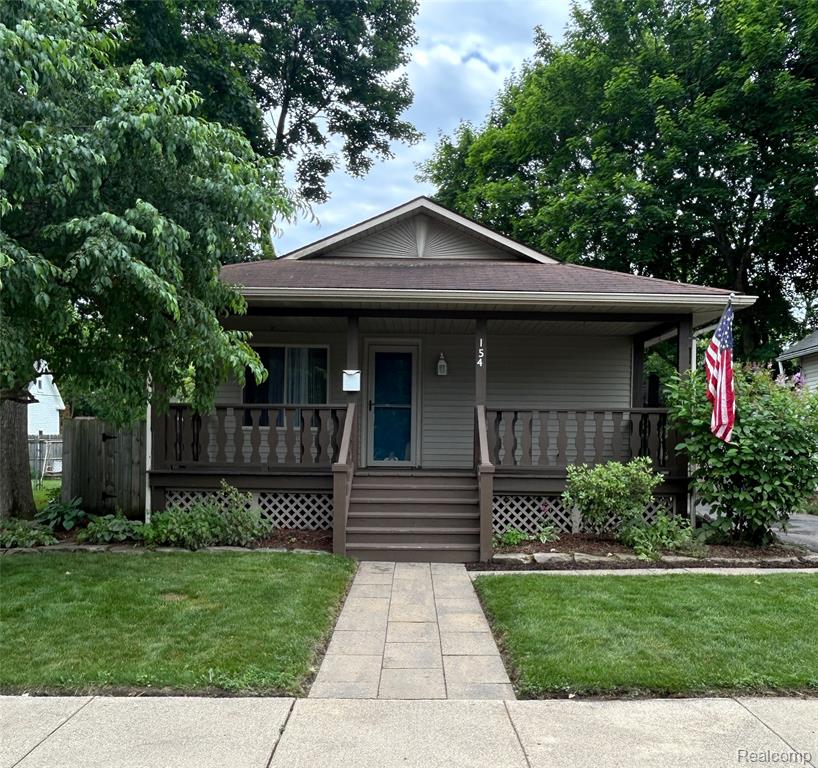 154 East Street, Oxford, MI 48371 — front exterior