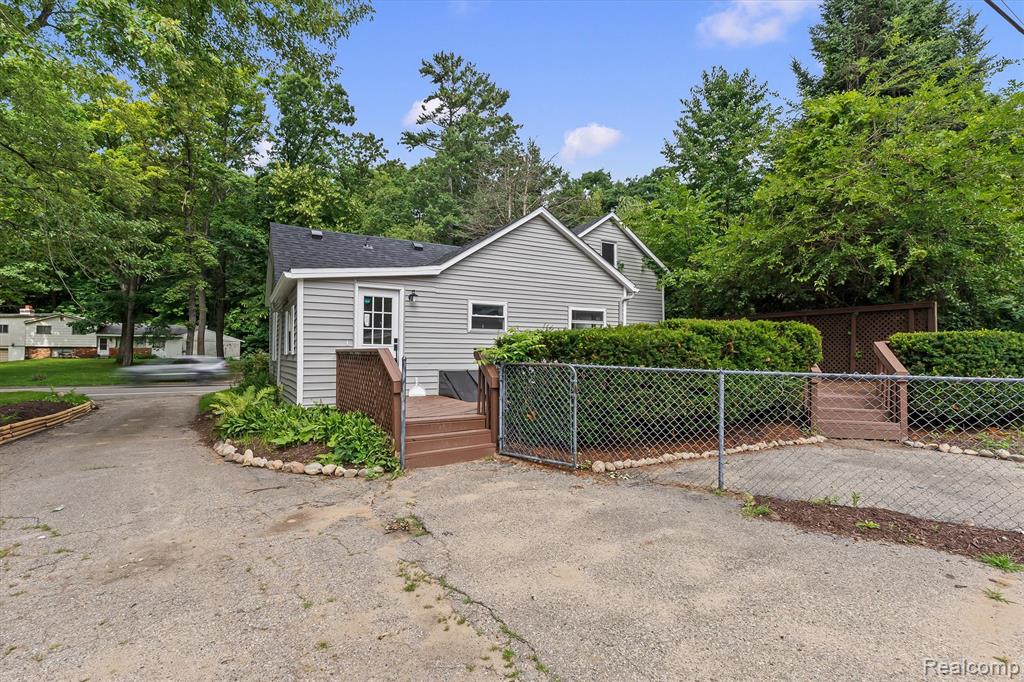420 N Baldwin Road, Clawson, MI 48348