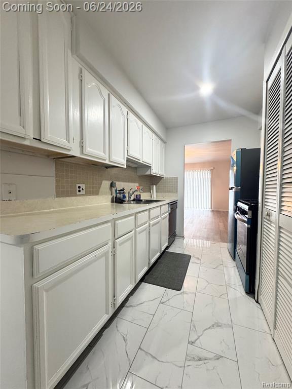 4386 15 Mile Road, 64, Sterling Heights, MI 48310 — Photo 10