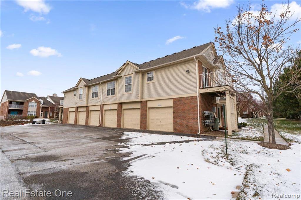 1818 Flagstone Circle, 34, Rochester, MI 48307 — Photo 27