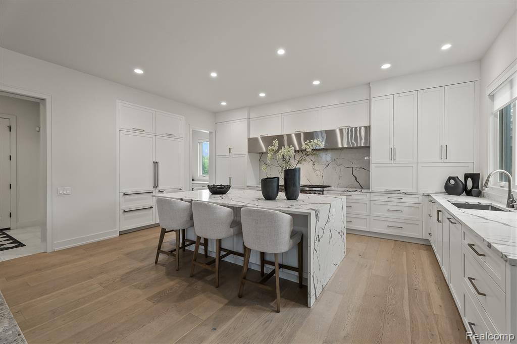 7303 Brookside Village Court, Bloomfield Hills, MI 48301 — Photo 9