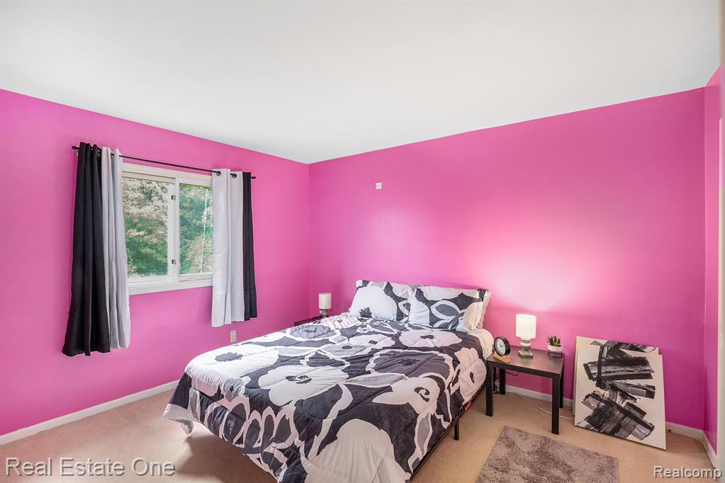 7476 Colchester Lane, West Bloomfield, MI — Photo 21