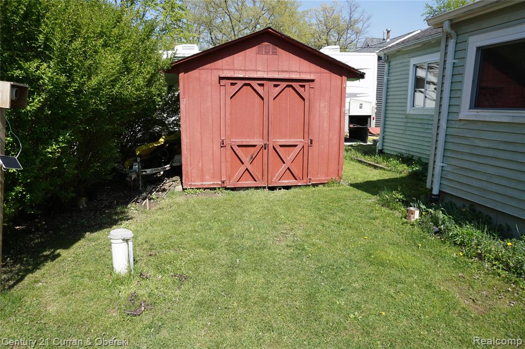 11853 Patterson Lake Dr, Pinckney, MI 48169 — Photo 4
