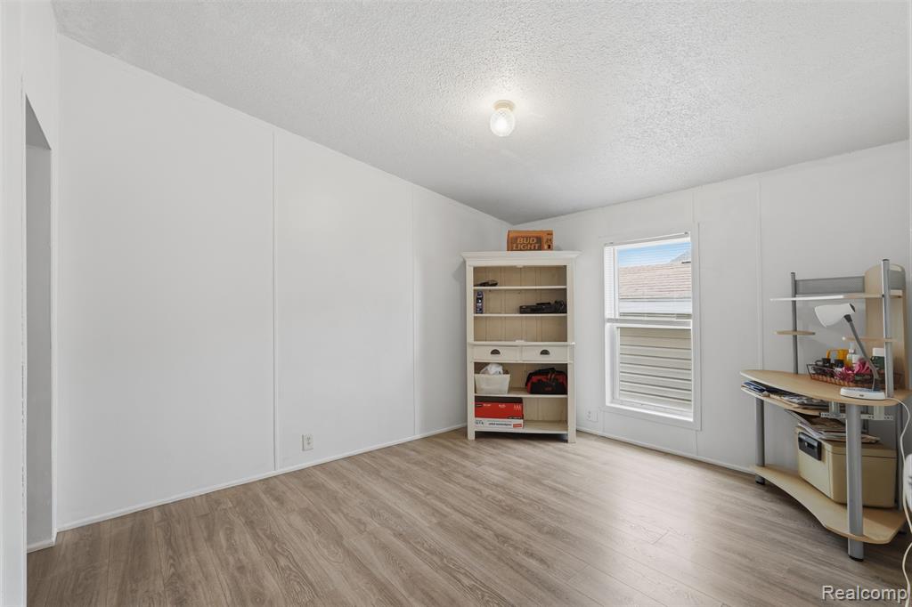 4425 Wynnwood Drive, Howell, MI 48843 — Photo 18