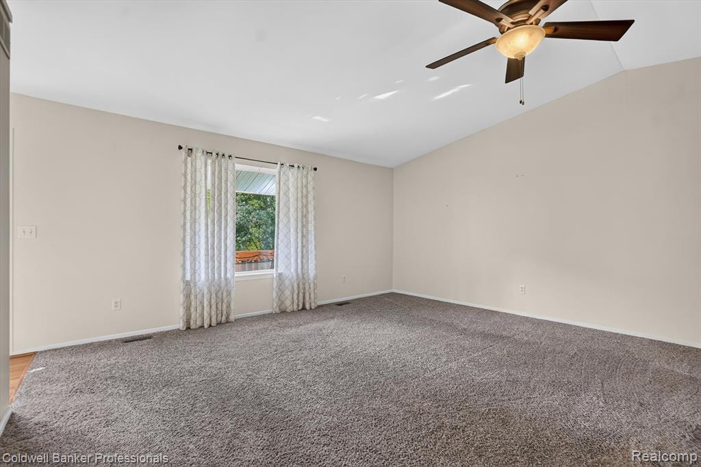 9533 Overlook Court, Grand Blanc, MI 48439 — Photo 9