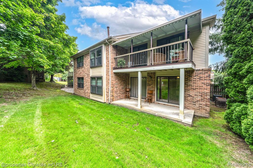 36972 Dartmoor Drive, Farmington Hills, MI 48331 — Photo 21