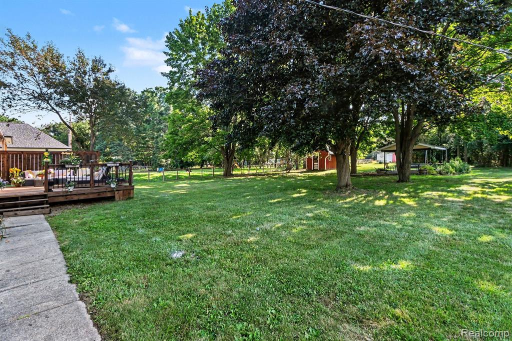 7370 Perry Lake Road, Clarkston, MI 48348 — Photo 23