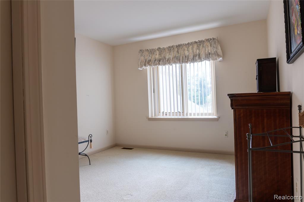 37839 Siena Drive, Farmington Hills, MI 48331 — Photo 36