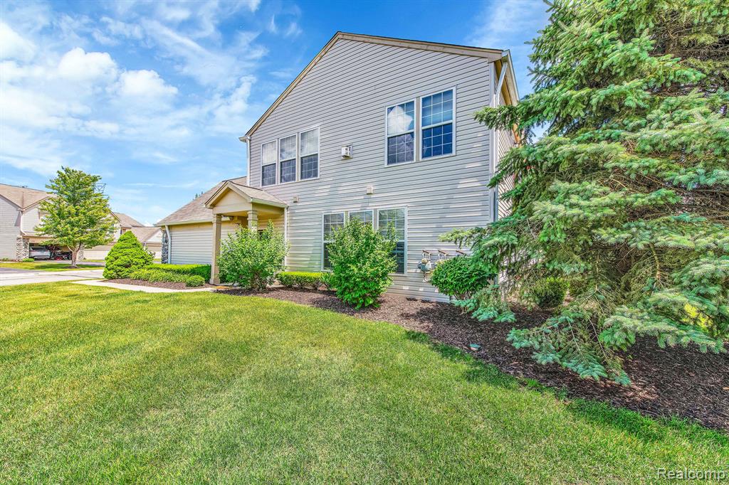 26604 KIRKWAY Circle, Woodhaven, MI 48183 — Photo 5