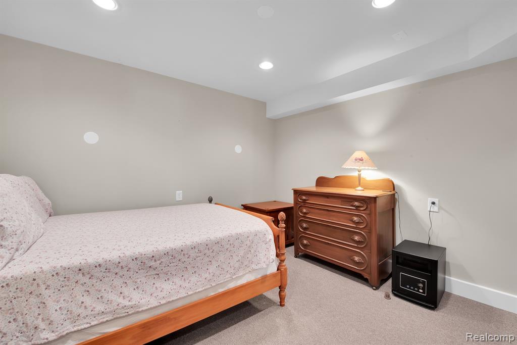 9549 KINGSWAY Circle, Clarkston, MI 48348 — Photo 20