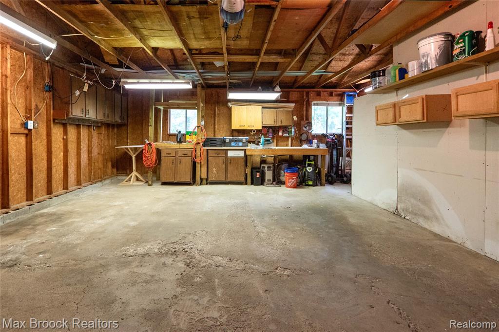 6479 Webb Drive, Flint, MI 48506 — Photo 25